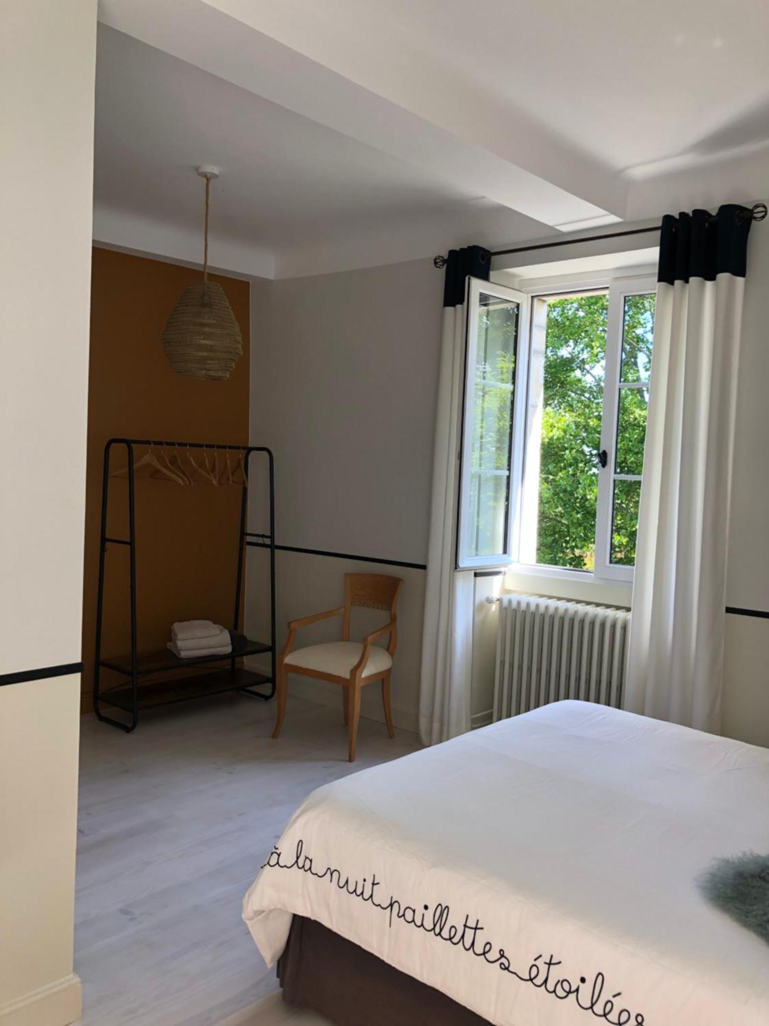 Bed and Breakfast La Parenthese Saubrigues Exterior foto